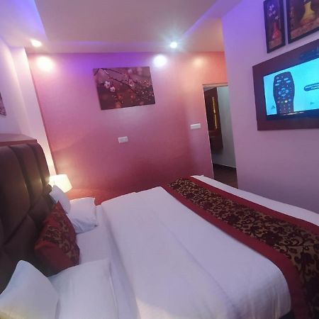 Deluxe Homestay Apartments With Kitchen In Shimla Eksteriør bilde