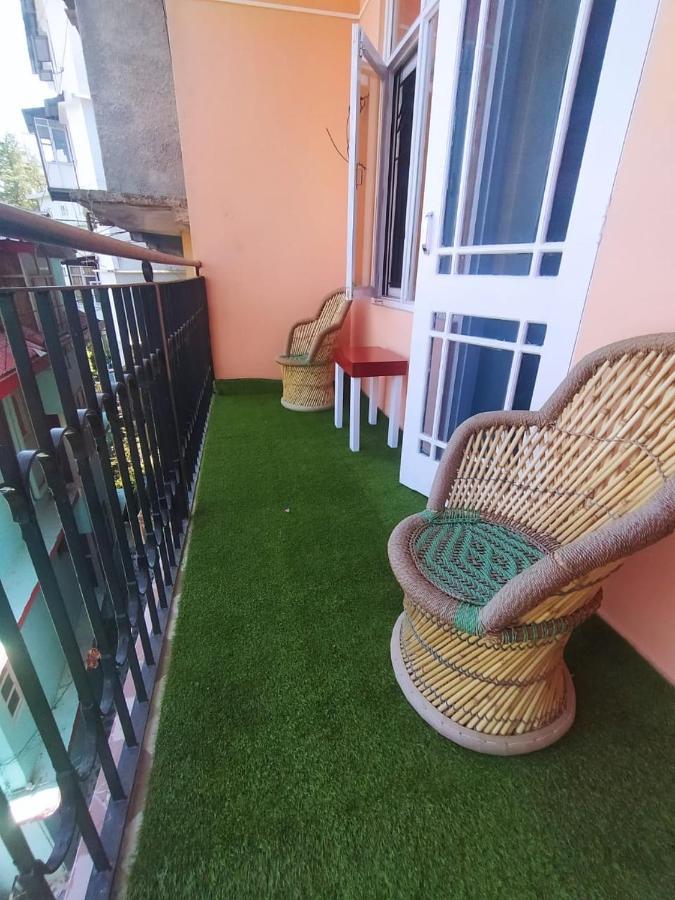 Deluxe Homestay Apartments With Kitchen In Shimla Eksteriør bilde