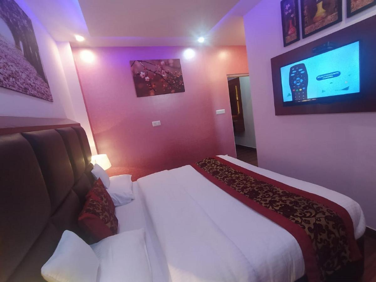 Deluxe Homestay Apartments With Kitchen In Shimla Eksteriør bilde